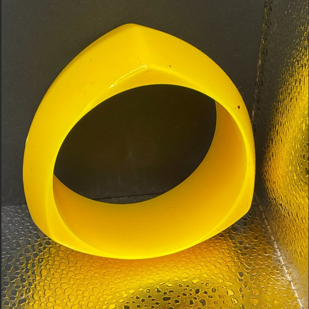 BR10- Yellow plastic bracelet